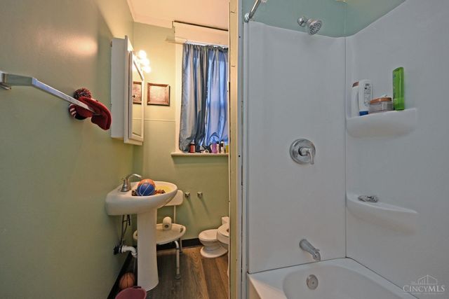 4247 W Eighth Street, Cincinnati, OH 45205