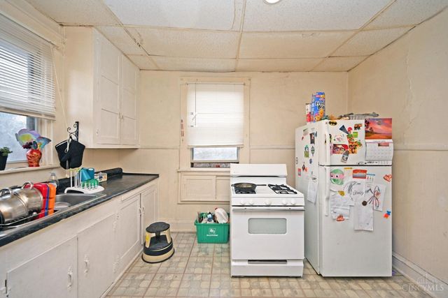 4247 W Eighth Street, Cincinnati, OH 45205