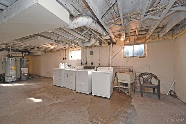 4247 W Eighth Street, Cincinnati, OH 45205