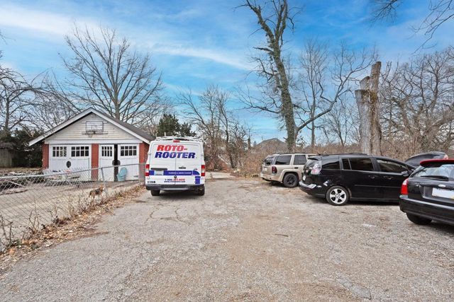 4247 W Eighth Street, Cincinnati, OH 45205