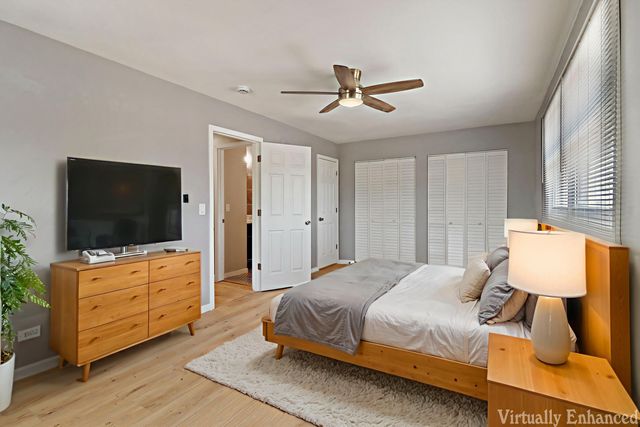 2208 Kensington Drive, Schaumburg, IL 60194