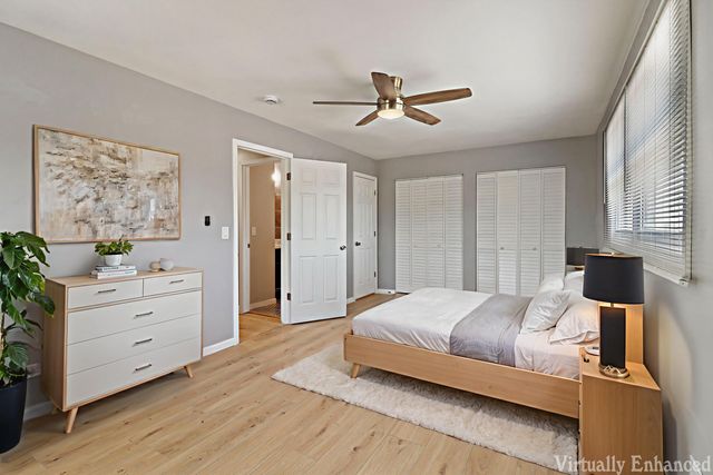 2208 Kensington Drive, Schaumburg, IL 60194
