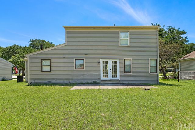 2208 Kensington Drive, Schaumburg, IL 60194
