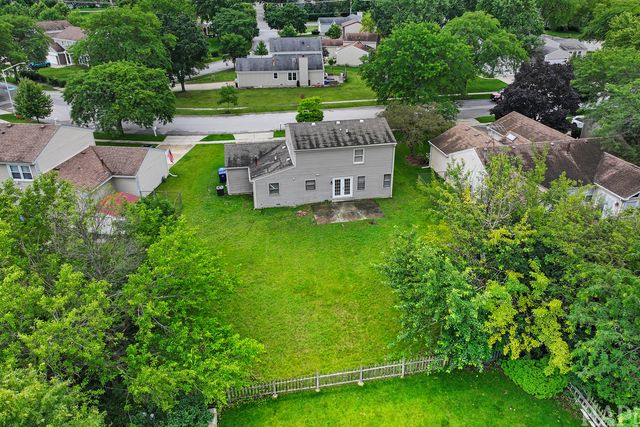 2208 Kensington Drive, Schaumburg, IL 60194