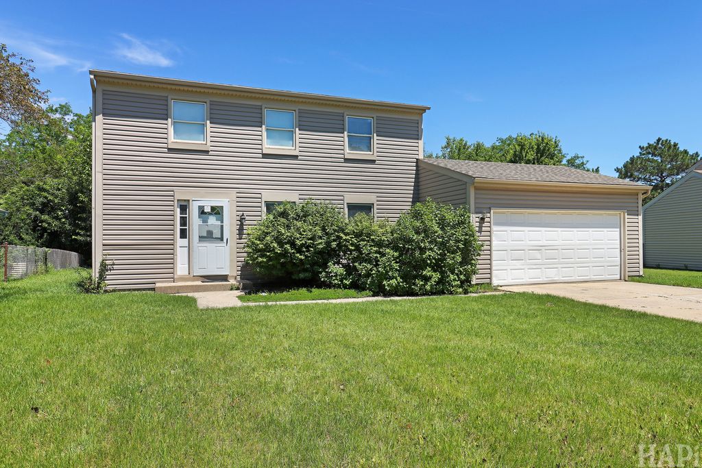 2208 Kensington Drive, Schaumburg, IL 60194