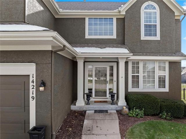 14219 Amanda Lane, Basehor, KS 66007