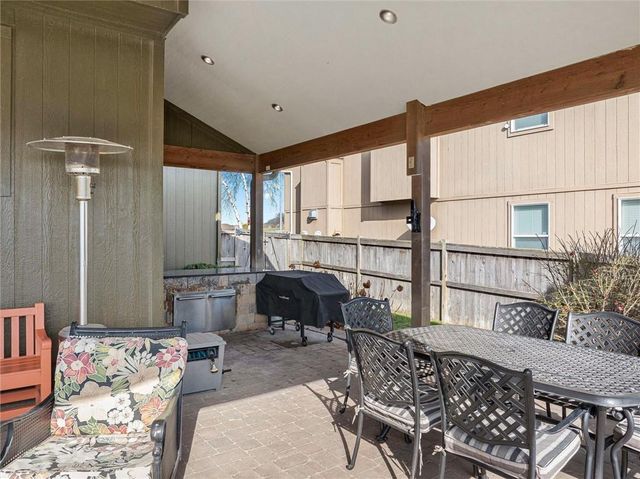 14219 Amanda Lane, Basehor, KS 66007