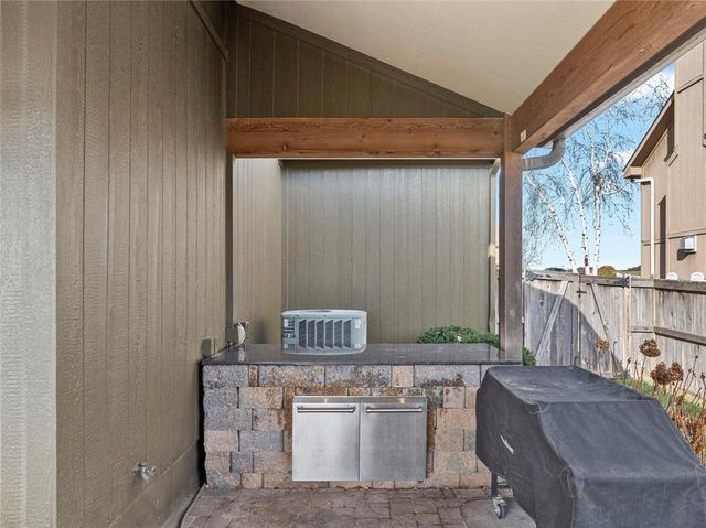 14219 Amanda Lane, Basehor, KS 66007