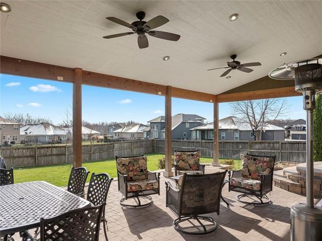 14219 Amanda Lane, Basehor, KS 66007