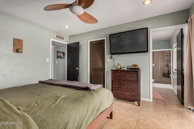 3002 W MERCER Lane, Phoenix, AZ 85029