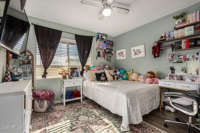 3002 W MERCER Lane, Phoenix, AZ 85029