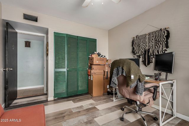 3002 W MERCER Lane, Phoenix, AZ 85029