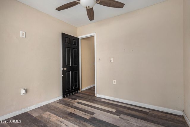 3002 W MERCER Lane, Phoenix, AZ 85029