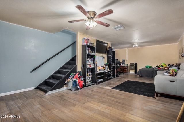 3002 W MERCER Lane, Phoenix, AZ 85029