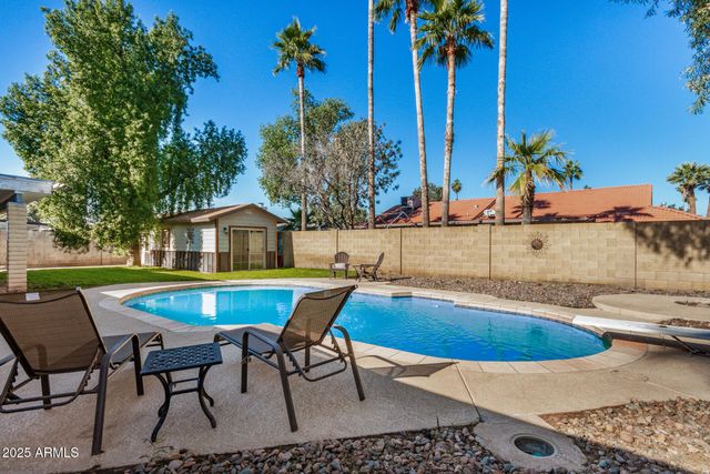 3002 W MERCER Lane, Phoenix, AZ 85029