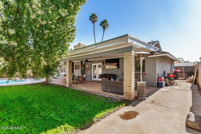 3002 W MERCER Lane, Phoenix, AZ 85029