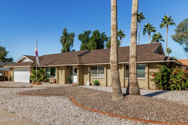 3002 W MERCER Lane, Phoenix, AZ 85029