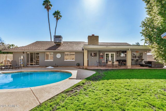 3002 W MERCER Lane, Phoenix, AZ 85029