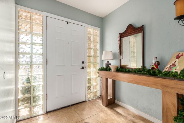 3002 W MERCER Lane, Phoenix, AZ 85029