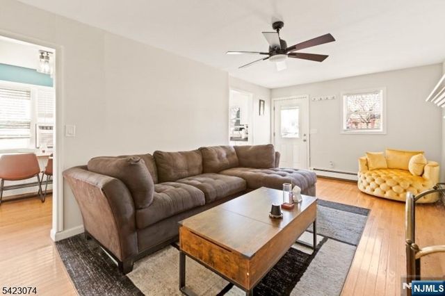 8 Navajo Avenue, Par-troy Hills Twp., NJ 07034