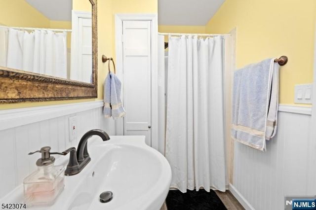 8 Navajo Avenue, Par-troy Hills Twp., NJ 07034