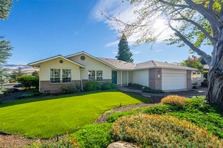 938 Cypress Point Loop, Ashland, OR 97520