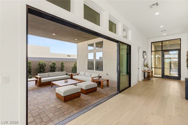 10964 Rossa Peak Avenue, Las Vegas, NV 89135