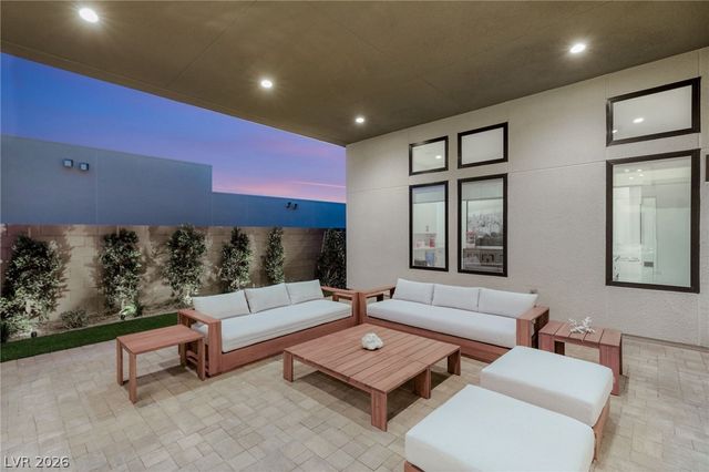 10964 Rossa Peak Avenue, Las Vegas, NV 89135