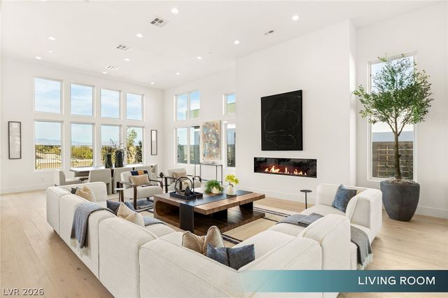 10964 Rossa Peak Avenue, Las Vegas, NV 89135