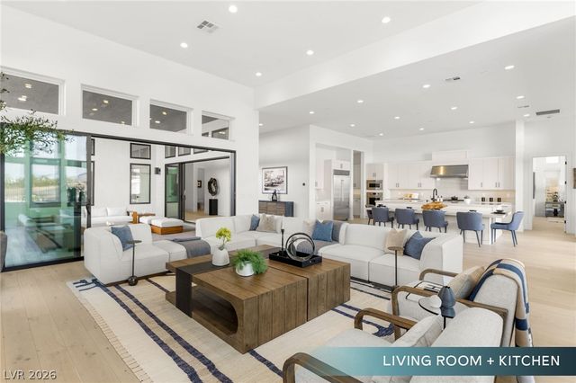 10964 Rossa Peak Avenue, Las Vegas, NV 89135