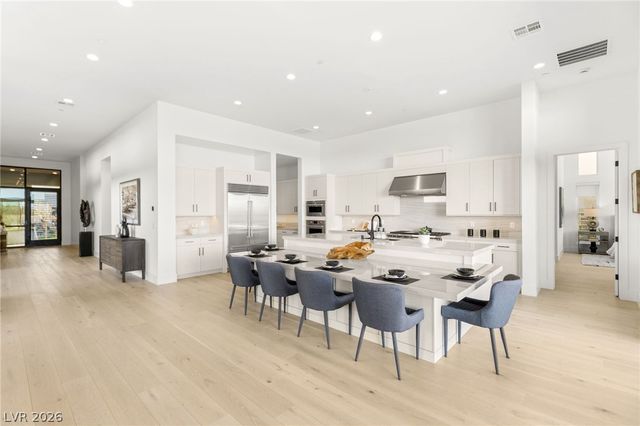 10964 Rossa Peak Avenue, Las Vegas, NV 89135