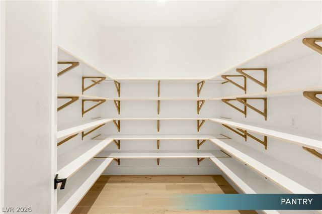 10964 Rossa Peak Avenue, Las Vegas, NV 89135