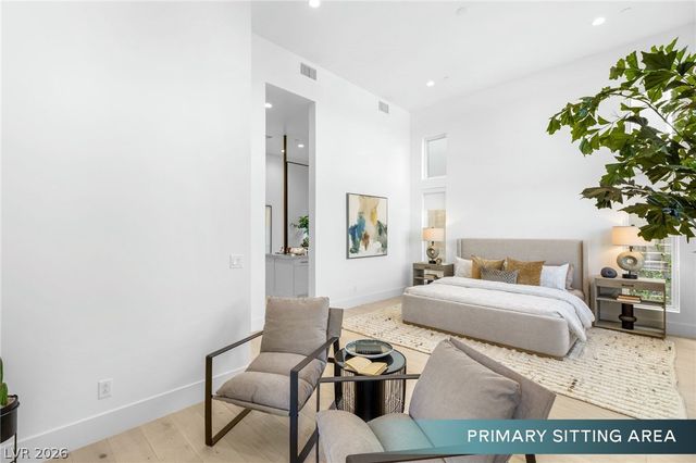 10964 Rossa Peak Avenue, Las Vegas, NV 89135