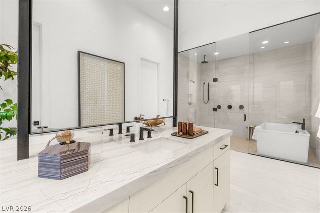 10964 Rossa Peak Avenue, Las Vegas, NV 89135