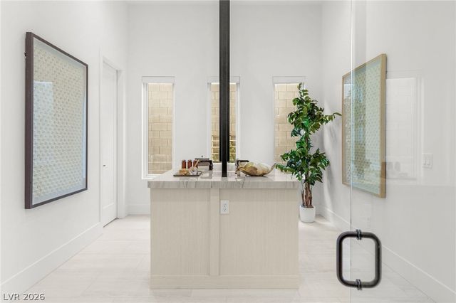 10964 Rossa Peak Avenue, Las Vegas, NV 89135