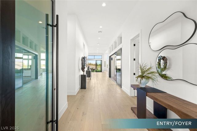 10964 Rossa Peak Avenue, Las Vegas, NV 89135