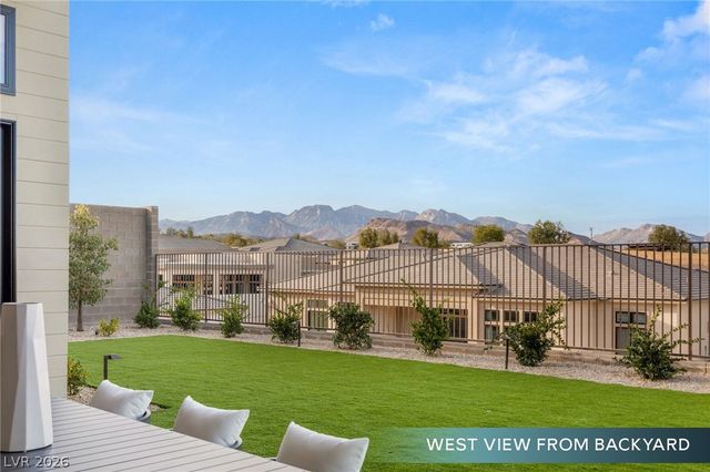 10964 Rossa Peak Avenue, Las Vegas, NV 89135