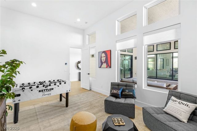 10964 Rossa Peak Avenue, Las Vegas, NV 89135