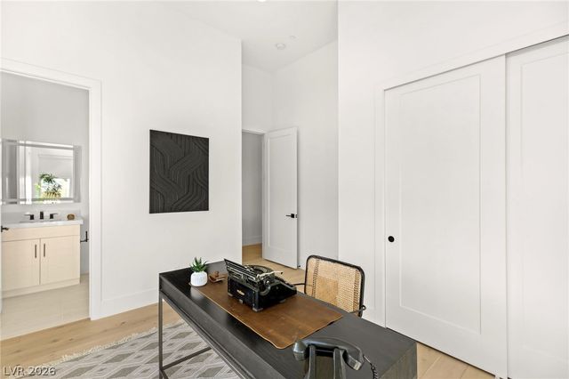 10964 Rossa Peak Avenue, Las Vegas, NV 89135