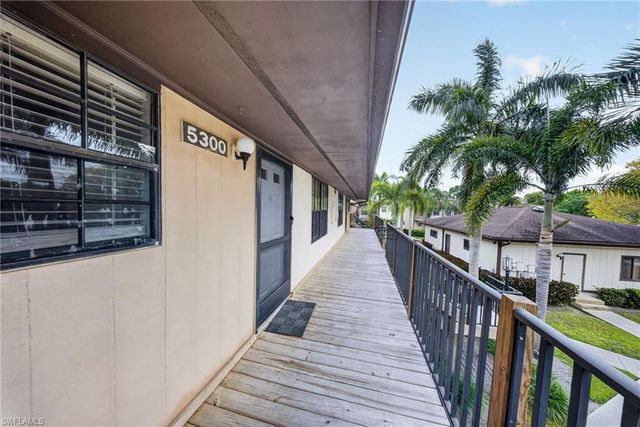 5300 Treetops DR I206, Naples, FL 34113