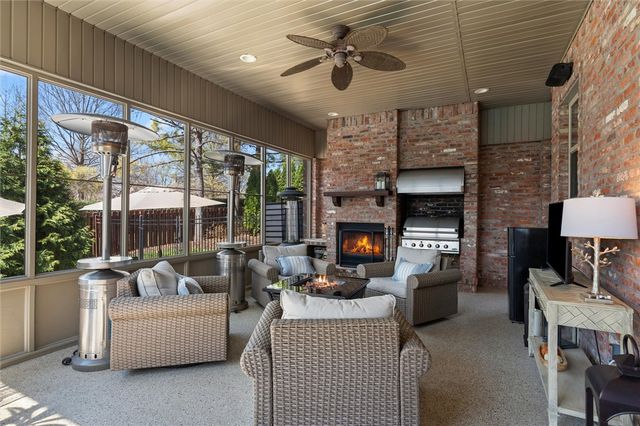 3256 Tanglewood Drive, Springdale, AR 72764