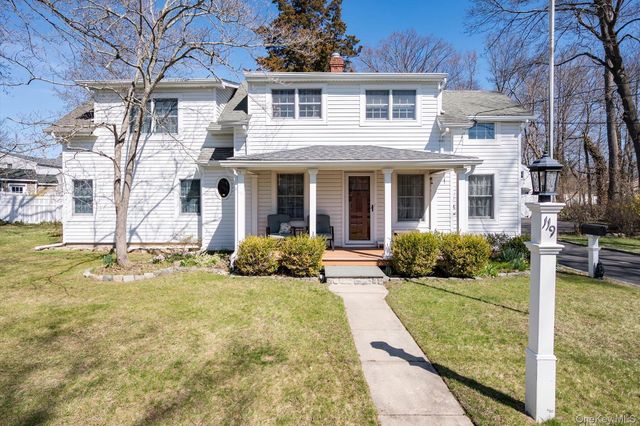 119 7th Street, Saint James, NY 11780