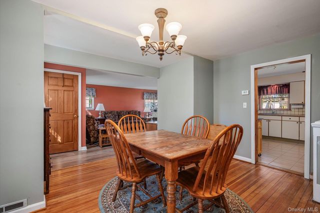 119 7th Street, Saint James, NY 11780