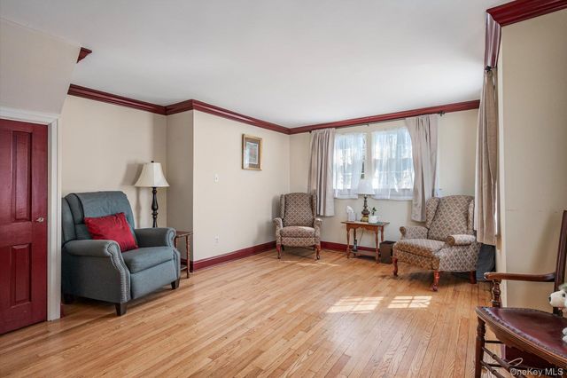 119 7th Street, Saint James, NY 11780