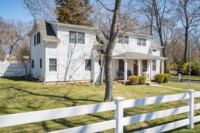 119 7th Street, Saint James, NY 11780
