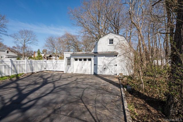 119 7th Street, Saint James, NY 11780