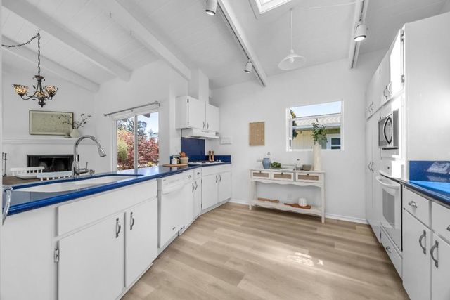 542 Blackjack Lane, Santa Cruz, CA 95062