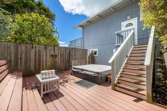 542 Blackjack Lane, Santa Cruz, CA 95062
