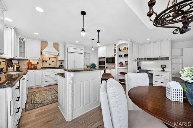 11 Regatta Bay Court, Lake St Louis, MO 63367