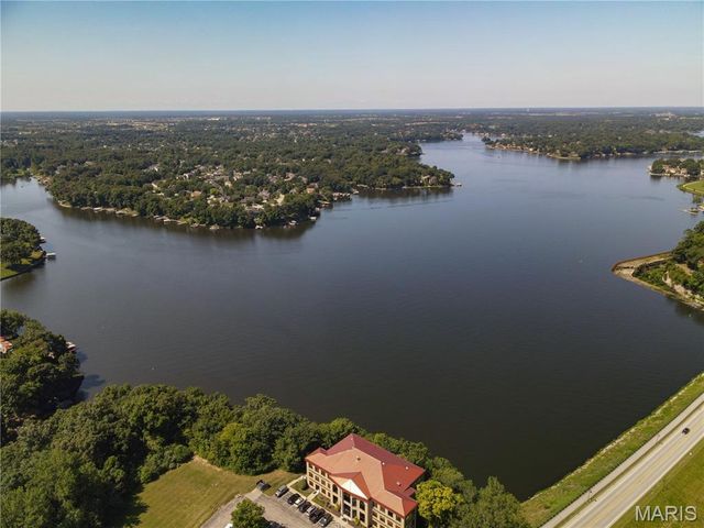 11 Regatta Bay Court, Lake St Louis, MO 63367